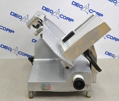 Avantco SL512 12″ Semi-Automatic Gravity Feed Meat Slicer 1/2 hp