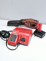Milwaukee 2471-20 M12 Cordless Copper Tubing Cutter – Red battery and charger