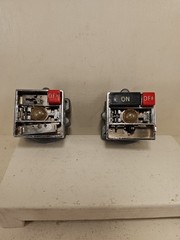 New Lot Of 2 Cutler Hammer Compact E30GG Pushbutton Operator W/ Indicator Light