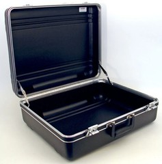 201675PR – PLATT LUGGAGE – HEAVY-DUTY POLYETHYLENE CASE WITH PARALLEL RIB PATTER