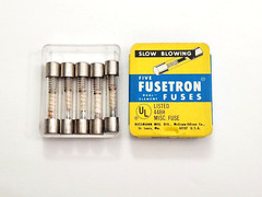 LOT OF 5 EACH MDL-1/10 BUSS BUSSMANN MDL 1/10 FUSES 250V 1/10A