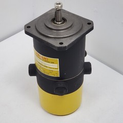 NEW Fanuc DC Servo Motor Model OM A06B-0641-B003 96V 2000 RPM 2.9Nm 7.2A