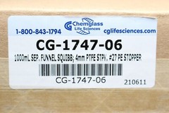 Squibb Separatory Funnel 1000 mL PTFE Stopcock PE Stopper Chemglass CG-1747-06