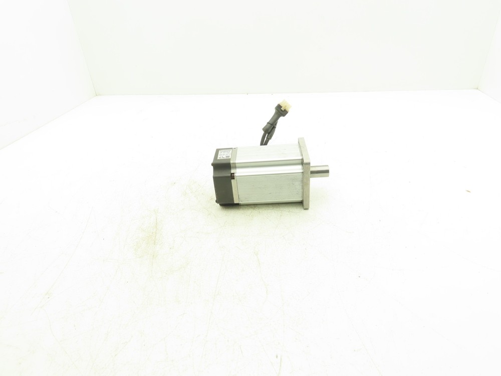 Panasonic MUMS082A1A0S Servo Motor 126V 4.3A 0.75kW 3Ph 3000RPM 200Hz 19mm Shaft
