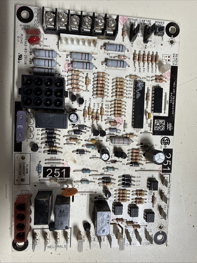 YORK 1162-251 Control Circuit Board 542760 Source 1 251 used