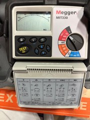 Megger MIT330 – Analog/Digital Insulation Tester, 250/500/1000 V