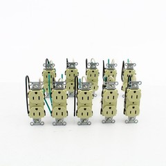 10 Hubbell Ivory COMMERCIAL Receptacle Outlets 15A 125V 8″ Wire Leads CR15IP1