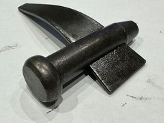 Sandbaggy Curved Aluminum Form Wedge for Concrete Forms (Reusable)