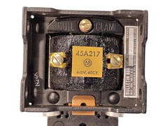 Allen-Bradley 892710 440 V AC Push/Pull-Type Linear Solenoid w/ 45A217 Coil