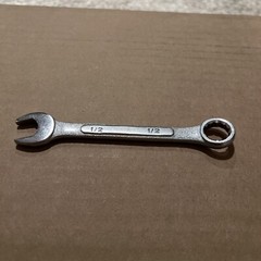 Wrenches 5/16″, 7/16”, 1/2”, 9/16”, and 5/8” Standard Combination Set SAE