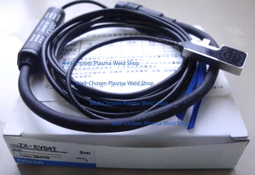 New In Box OMRON ZX-EV04T laser sensor