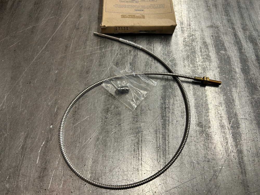 NEW Banner IT13S Fiber Optic Cable