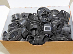 Arlington 4400 1/2″ Snap-In Plastic Bushings For Knockouts (Pack of 100)
