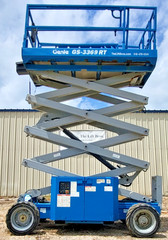 GENIE GS-3369RT 4 WHEEL DRIVE DIESEL POWERED SCISSOR LIFT ROUGH TERRAIN SCISSOR