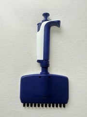 RAININ Pipet-Lite L-200 XLS 20-200uL LTS Multi Adjustable 12-Channel Pipette