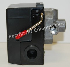 E112732 SANBORN PRESSURE SWITCH 140 PSI ON 175 PSI OFF FOUR PORT UNLOADER VALVE