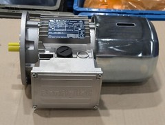 NEW BONFIGLIOLI 0.37kW 0.5hp 3PH brake MOTOR Voltage 330/575V 60Hz IP55