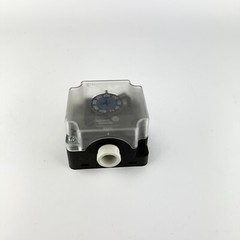 JOHNSON CONTROLS P233A-4-PHC AIR PRESSURE SWITCH NEW