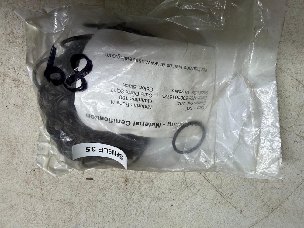 100 QT USA Sealing Size-121 Material: Buna N 2Q17 Durometer 70A