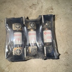 Boltswitch PT363 Fusible Pull Out Switch 100A 600V 3pole Fuses 100 Included Fuse