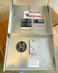 EATON CHU3N9NS Temp Power Outlet Panel Surface/Ped Mount – 20A GFCI & 14-30 NEW