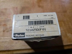 PARKER PNEUMATIC T21025D2F01 SOLENOID VALVE 150PSIG 110/120V 7.2W New Open Box