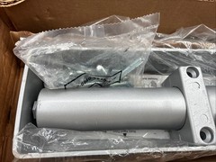 Norton 7500 Series Commercial Door Closer *MISSING T-SHAPED BRACKET*