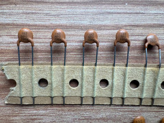 Ceramic capacitors – Various values and voltages (for hobbyists)