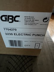 GBC 3230 Electric 2-3 Hole Punch 7704270 NEW!