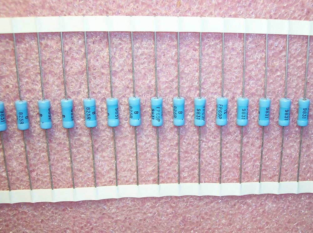 QTY (25) 825 Ohm 2W 1% FLAME PROOF METAL FILM RESISTORS FP69P-825-1% VISHAY
