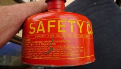 EAGLE MODEL UI-10 S SAFETY CAN 1 GALLON, TYPE 1, RED