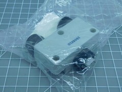 LOT OF 30 BRAD CONNECTIVITY 1300350071 DN3200 DEVICENET 5P MINI-CHANGE PASSIVE Y