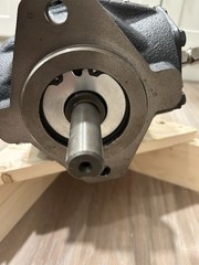 Danfoss Variable Displacement Piston Pump MPV035D