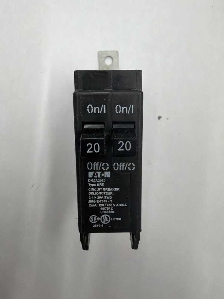 Eaton DNBA2020 – Double 20Amp/1Pole – Duplex Circuit Breaker