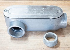 E491006 2 1/2 – 3″ Cover Conduit Body w/ Cover Vol 153.0 Cu In 2 1/2 lb