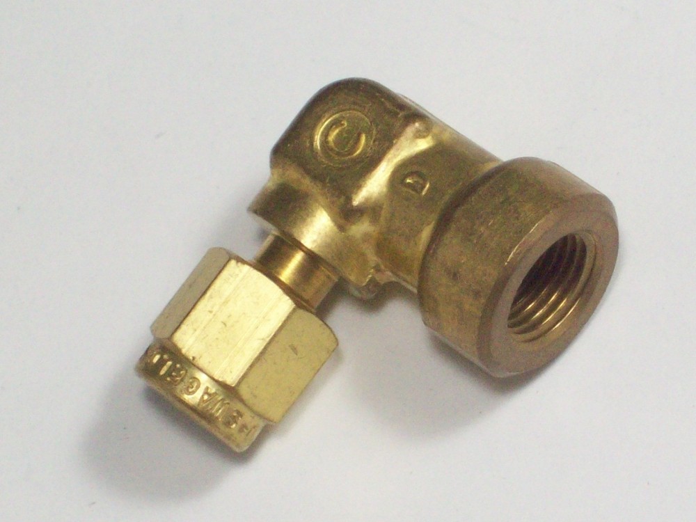 1 – Crawford Swagelok Brass Elbow Fitting, 1/8″ OD Tube x 1/8″ FNPT, B-200-8-2