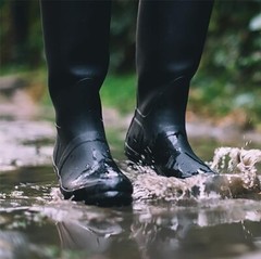 Footwear Rubber Boot 100% Waterproof, Lightweight, Durable, Construction