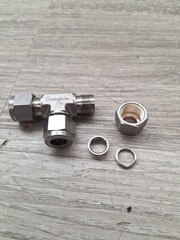 Swagelok 3/8″ Stainless Steel Fitting Tee SS-600-3 (Shelf Wear New)