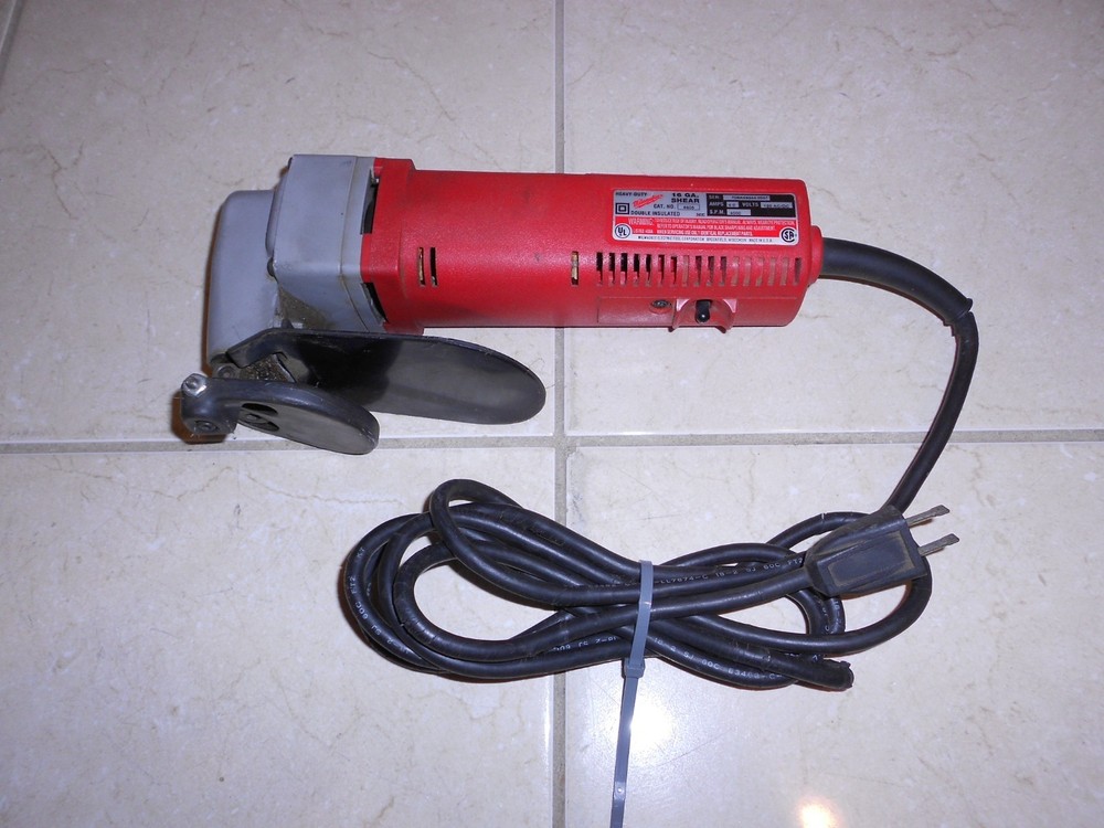 MILWAUKEE MODEL 6805 SHEET METAL SHEAR 16 GAUGE 120 VOLTS