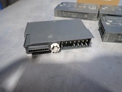 SIEMENS 6ES7132-4BD02-0AA0 LOT OF 4 DIGITAL INPUT MODULE 04220430452