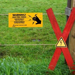 Blulu 8 Pieces Electric Fence Warning Signs 10 10×4 inches, yellow and black