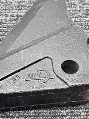 UM 67385B 30C3 Ripper Point Shark Fin Casting For Unverferth ATR 67951B