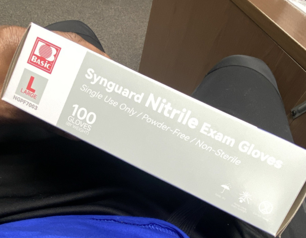 Basic Synguard Nitrile Exam Gloves Large Powder-Free 100 Count NGPF7003