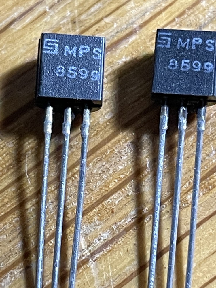 A lot of 2, 10, 25, 50 FAIRCHILD MPS8599 , NPN silicone transistor