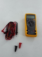 FLUKE 179-True-rms Multimeter, with backlight and temperature