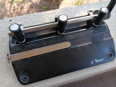 MASTER PRODUCTS 3 HOLE PUNCH BLACK USED