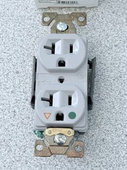 NEW Eaton IG8300GY Hospital Grade Duplex Outlet Receptacle Gray 20A 125V 5-20R