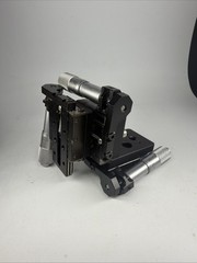 Precision Manual XYZ Micro Positioning Stage Micrometer Driven Optical Stage