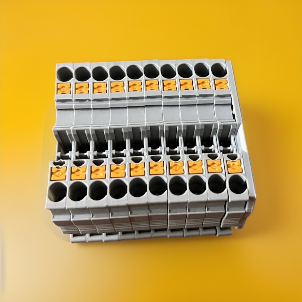 Phoenix Contact PT 2,5 Feed-Through Terminal Block 3209510 LOT OF 10 w/End Cover