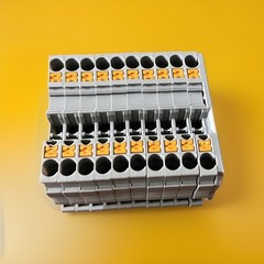 Phoenix Contact PT 2,5 Feed-Through Terminal Block 3209510 LOT OF 10 w/End Cover